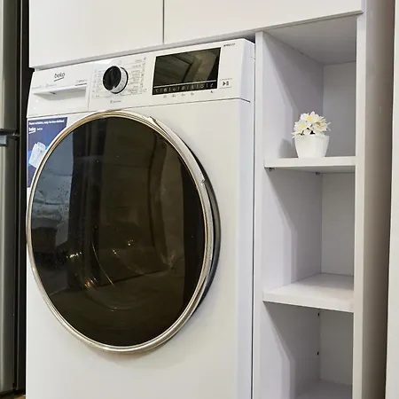 Lovley Daniel House By Open House