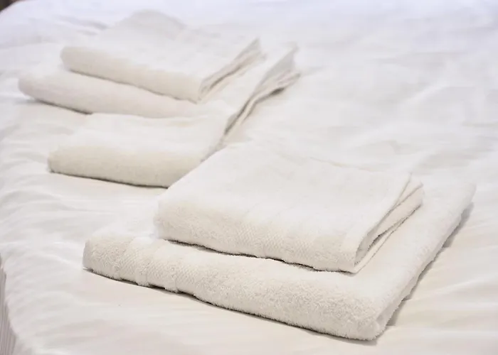 Lovley Daniel House By Open House *